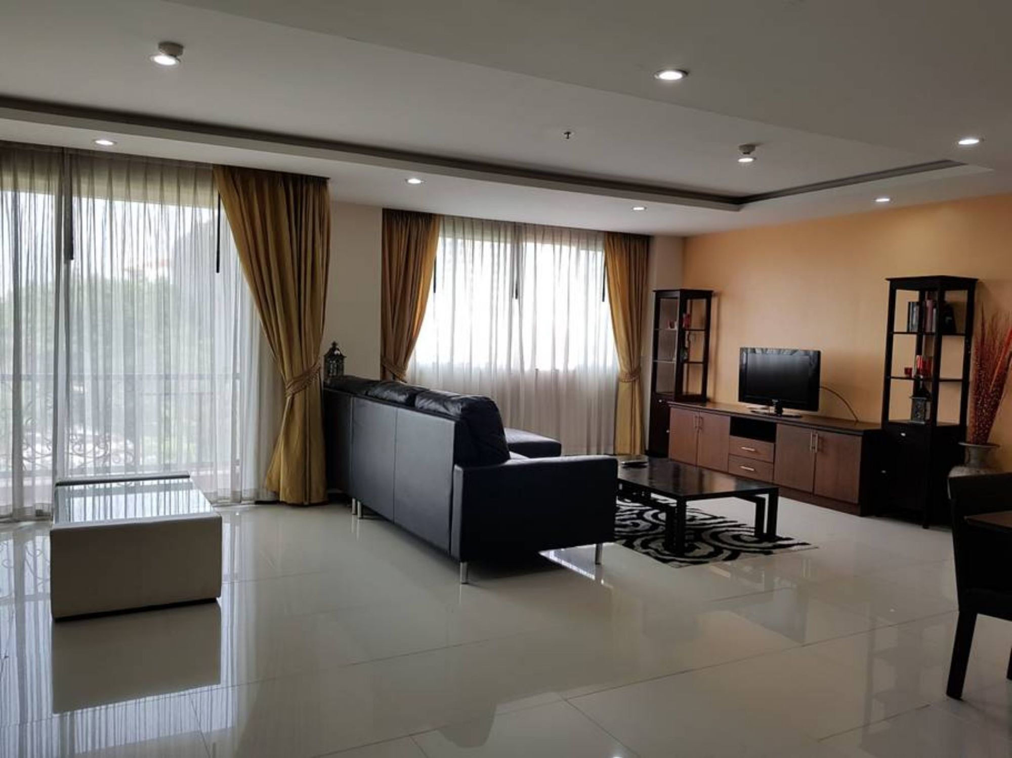 2beds 3baths Downtown 3* Pattaya