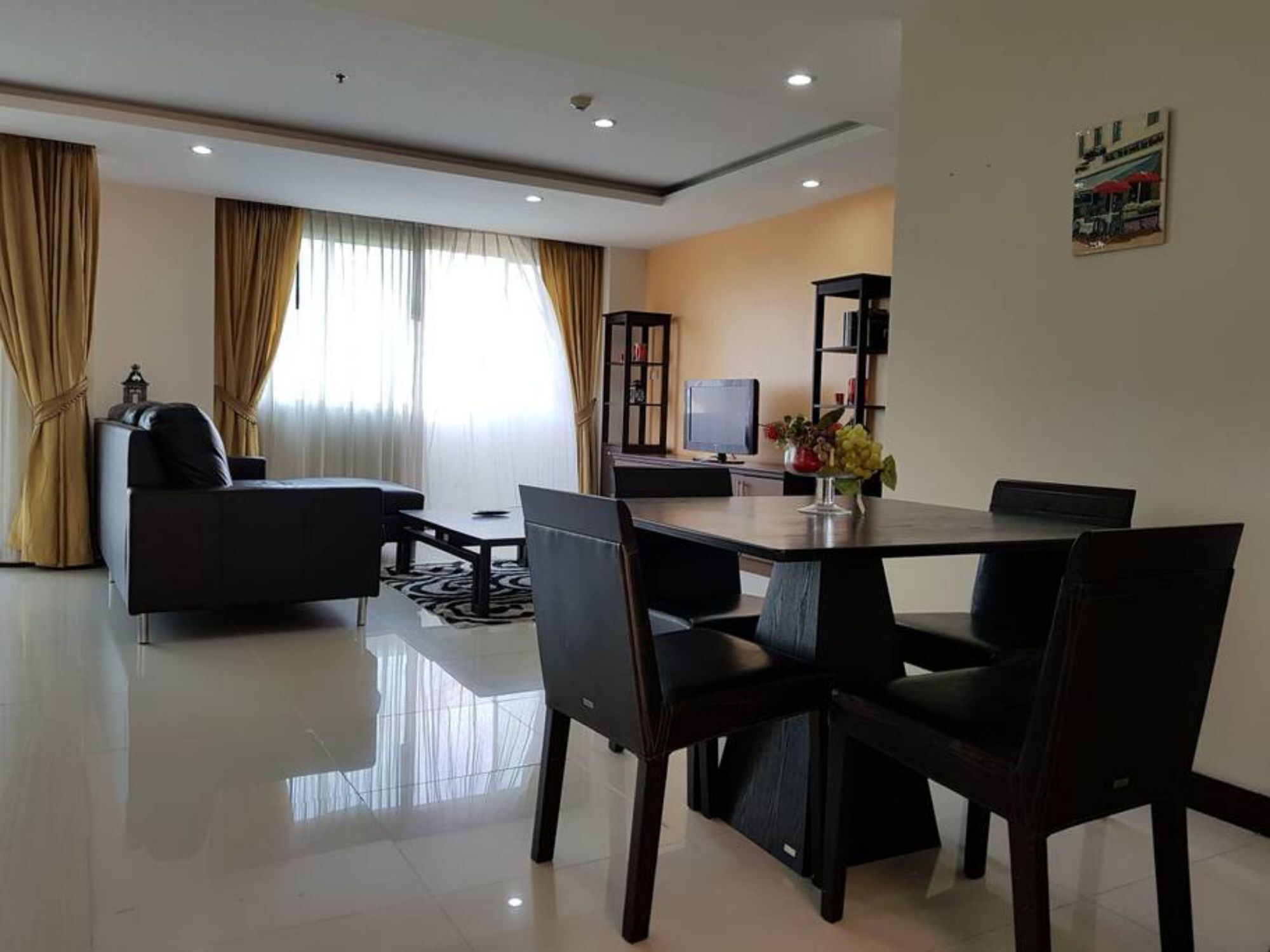 2beds 3baths Downtown 3*