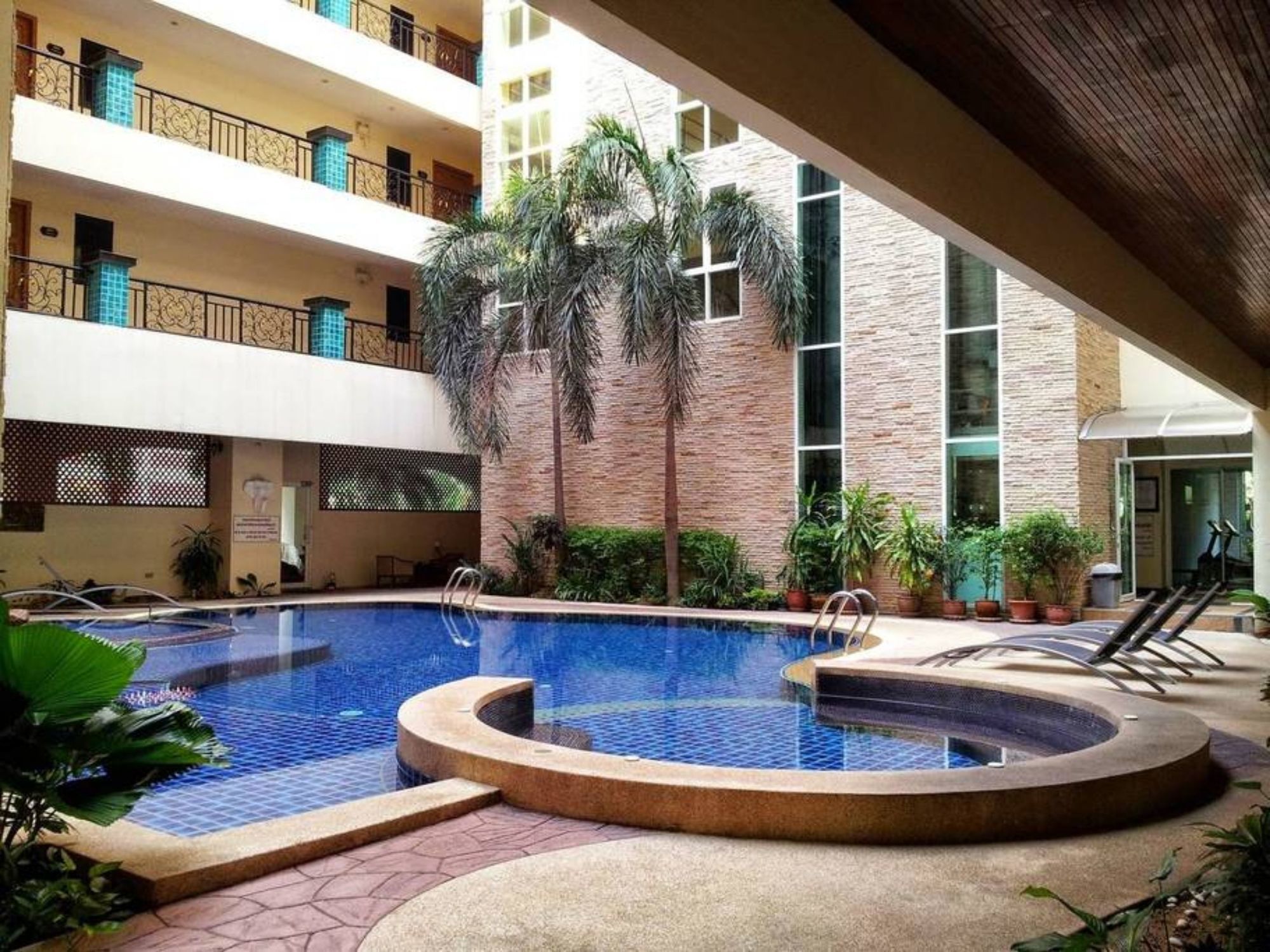 Hotel 2beds 3baths Downtown