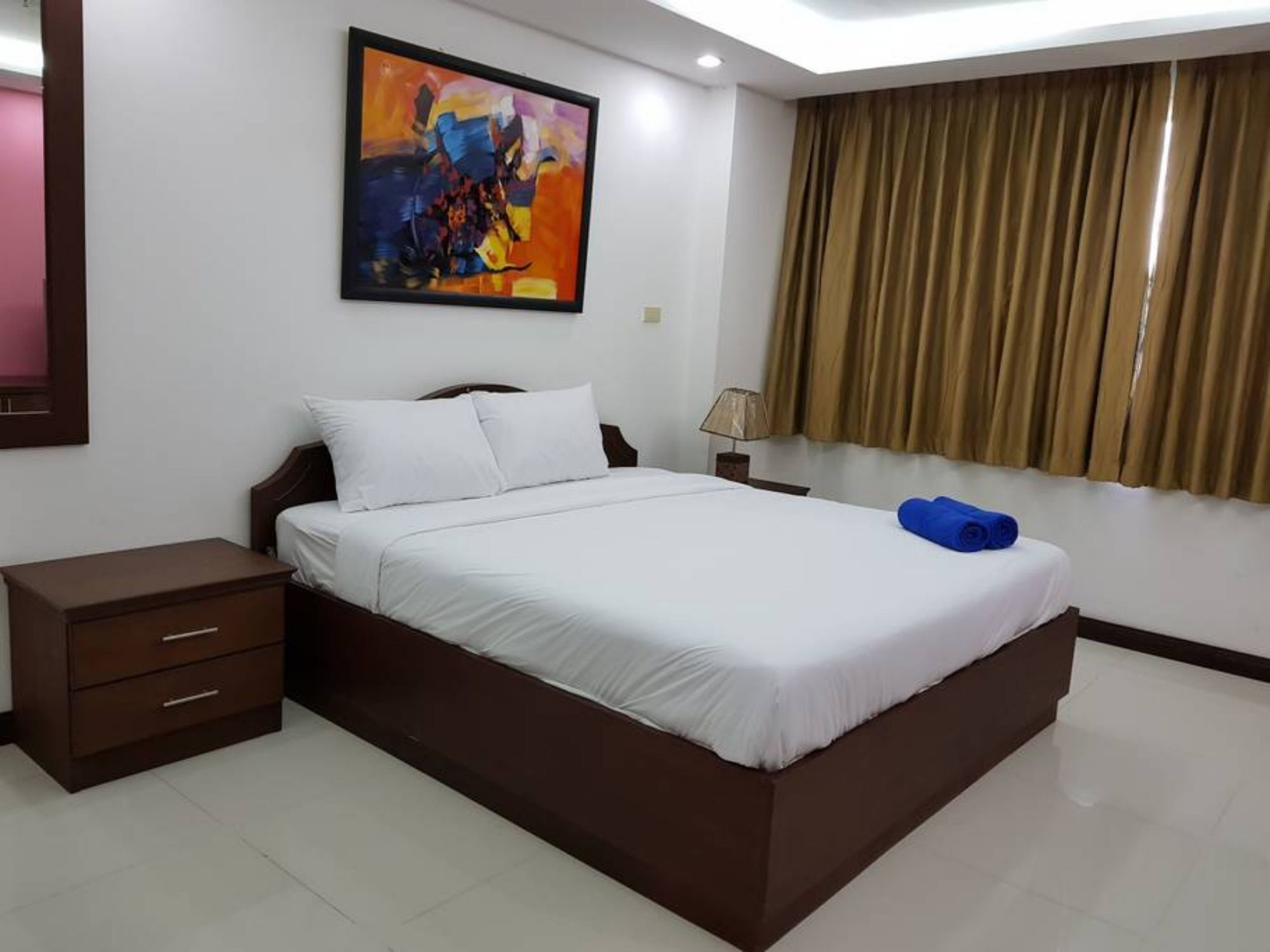 2beds 3baths Downtown 3*